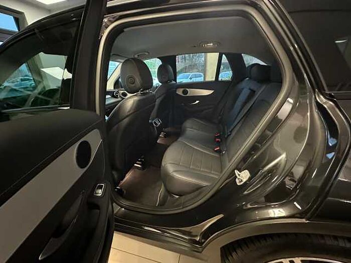 Mercedes-Benz GLC 200 4Matic 9G-TRONIC Exclusive GLC 200 4Matic 9G-Tronic
