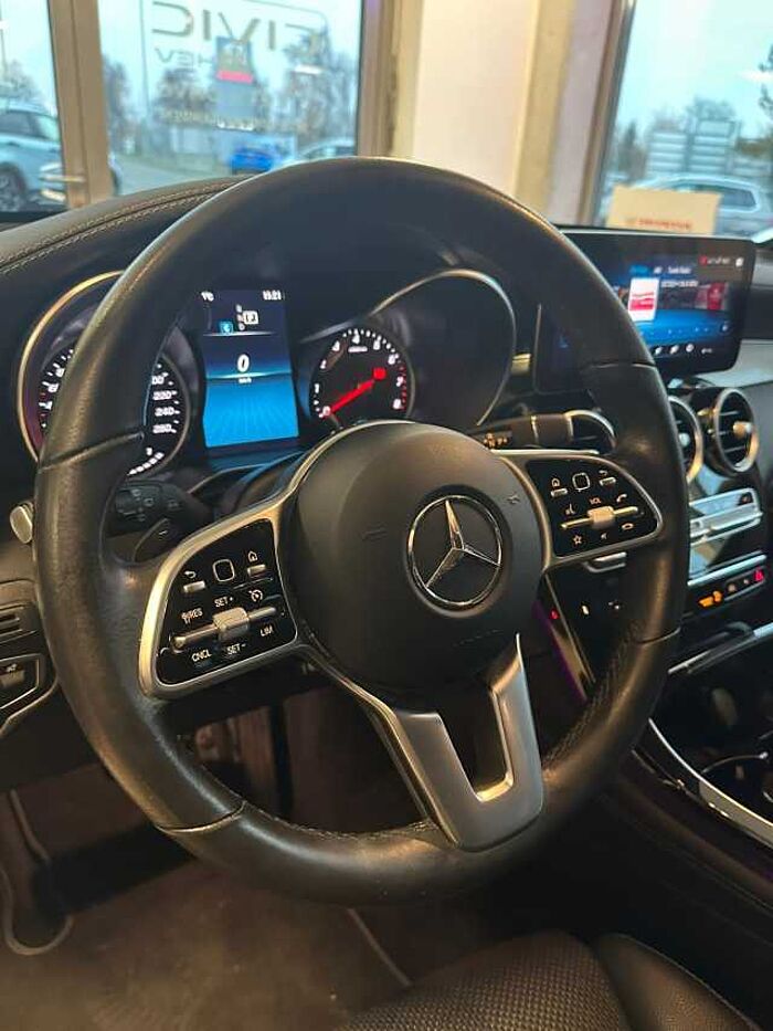 Mercedes-Benz GLC 200 4Matic 9G-TRONIC Exclusive GLC 200 4Matic 9G-Tronic
