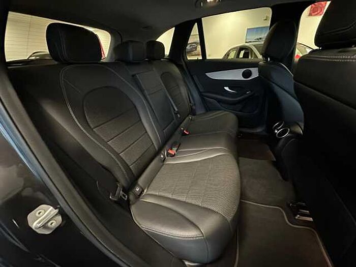 Mercedes-Benz GLC 200 4Matic 9G-TRONIC Exclusive GLC 200 4Matic 9G-Tronic