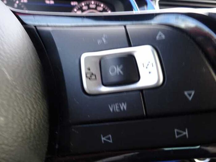 Volkswagen Golf VII Variant R 2.0 TSI OPF 4Motion DSG