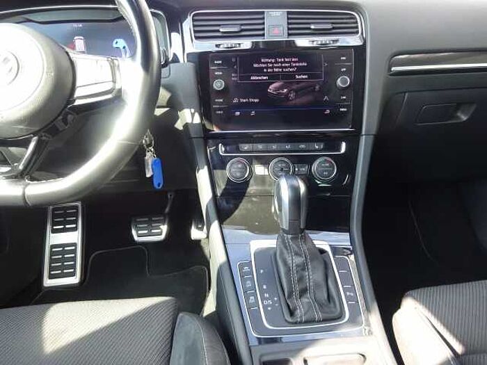 Volkswagen Golf VII Variant R 2.0 TSI OPF 4Motion DSG