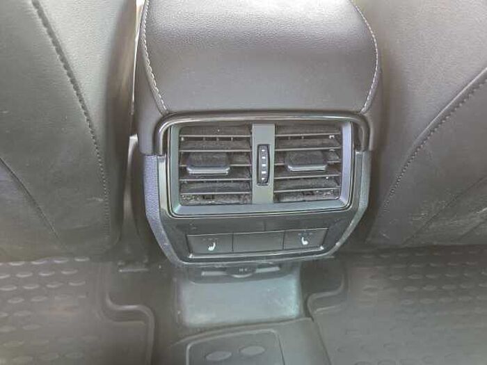 SKODA Karoq Diesel 2.0 TDI SCR 4x4 DSG Sportline