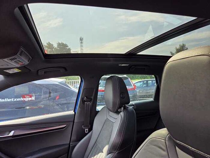 SKODA Karoq Diesel 2.0 TDI SCR 4x4 DSG Sportline